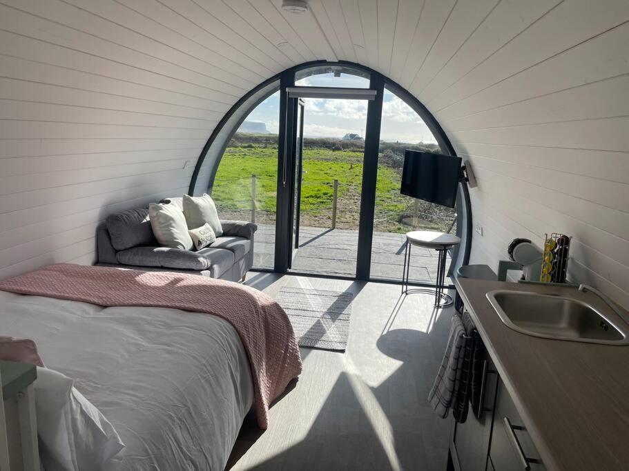 Gaoth Na Mara Pod Apartment Дулин Екстериор снимка