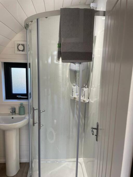Gaoth Na Mara Pod Apartment Дулин Екстериор снимка