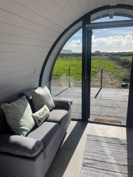 Gaoth Na Mara Pod Apartment Дулин Екстериор снимка